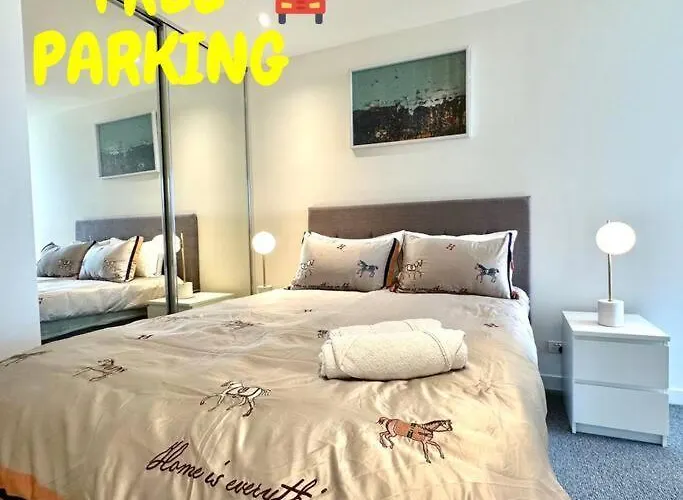 2B1B Cozy Near Train Station + Free Parking!