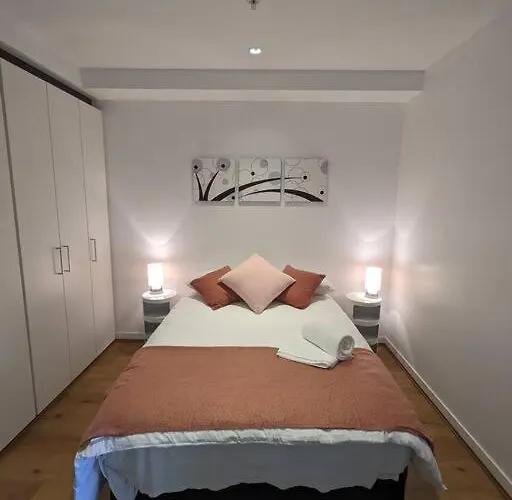 Superb 2 Bedroom Apartment In Melbourne Cbd