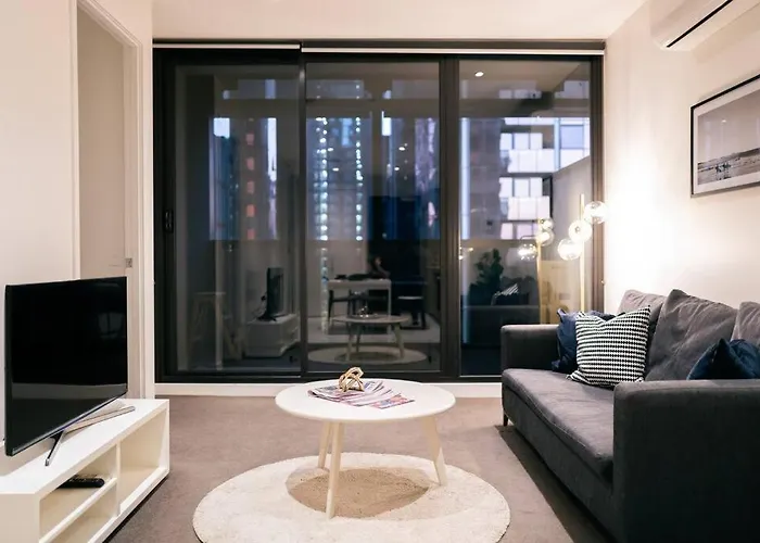 Stylish Apartment In Cbd - Pool, Spa & Sauna