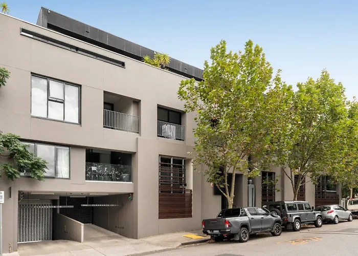Complete Host Aqualuna Apartments