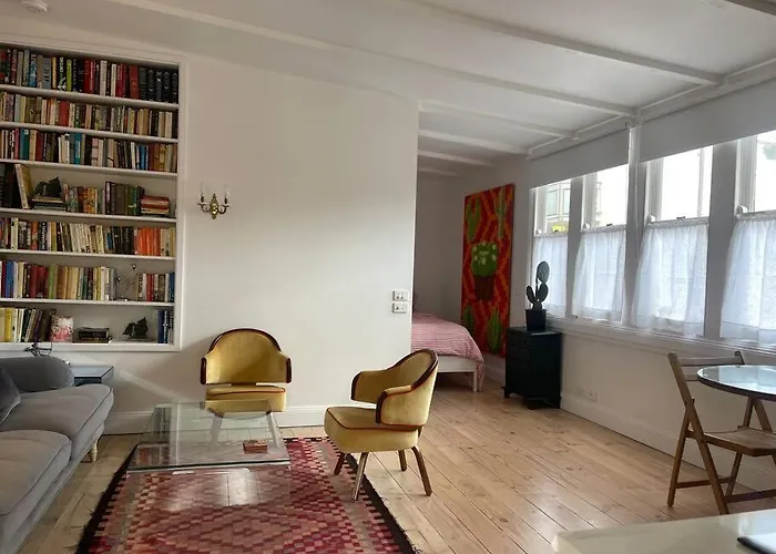 Paris Apartment With Garden Terrace In St Kilda