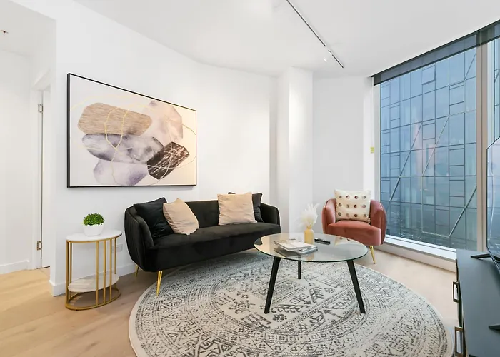 Top Floor Apt In Best Location W Gym, Pool & Wifi