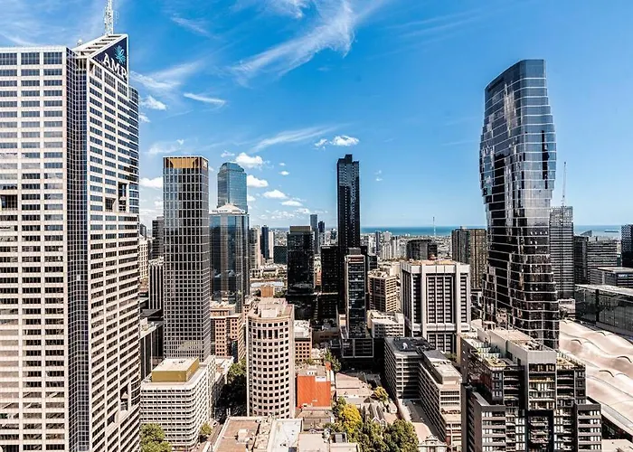 Breathtaking Views In Central Location With Parking