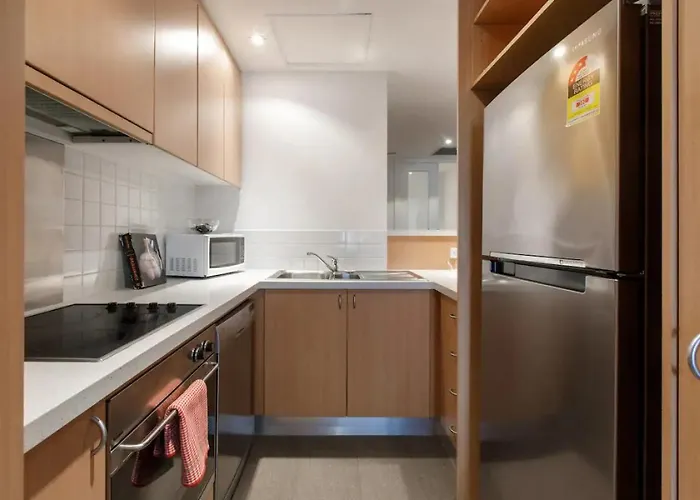 Two Bedroom Treasure On William - Sleeps 4