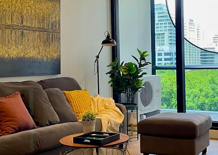 Boulevard Retreat 2B2B Apt In Melbourne With Pool