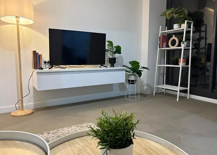 Ls604-Stylish 1B1B Apt With Gym & Pool Access