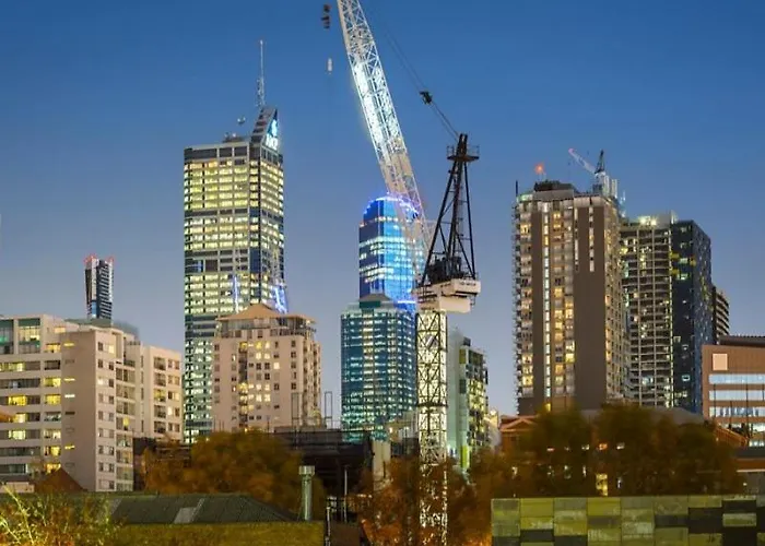 Melbourne- Balcony Suite With Skylineviews #Ausgp #F1