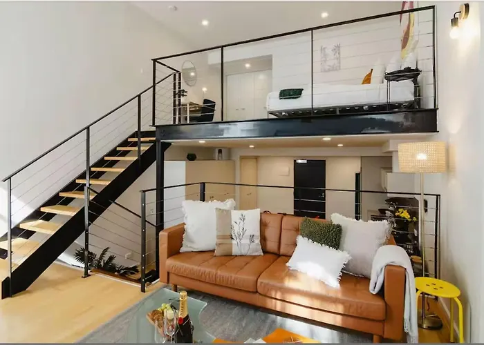 Gorgeous Loft In Heritage Bldg