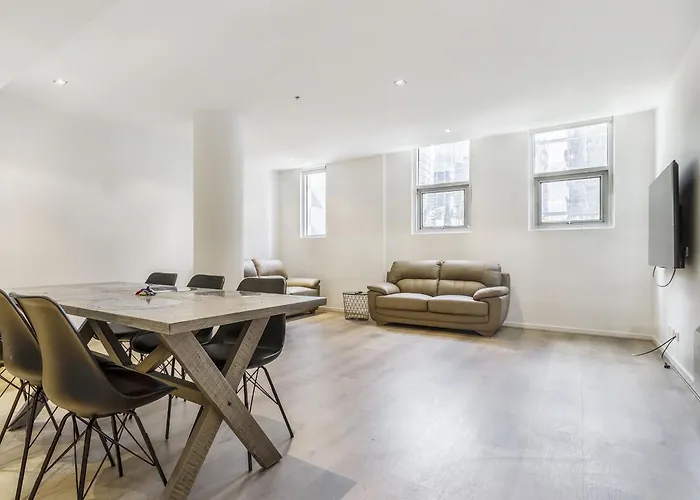 2-Bedroom Apartment In Melbourne City With Carpark