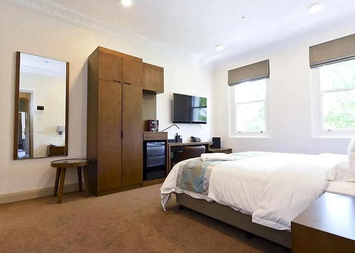 Clarendon Hotel