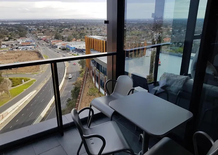 Ivanhoe Apartments