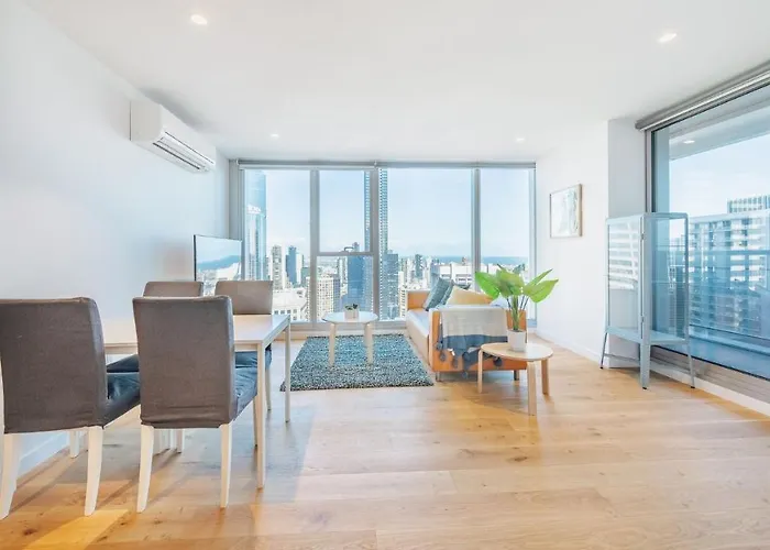 Magnificent 2-Bedroom Apartment - Skyline View, Cbd Location
