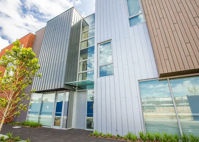 Docklands Waterfront Luxury Villa