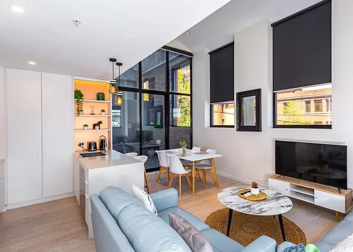 Bond Quarter Loft