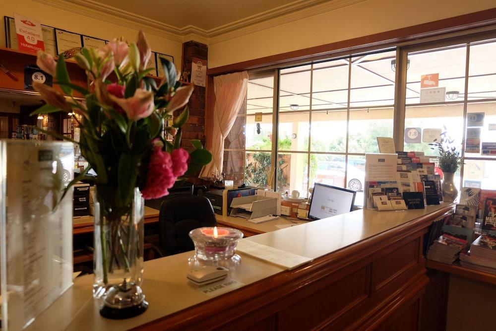 St Georges Motor 3* Melbourne