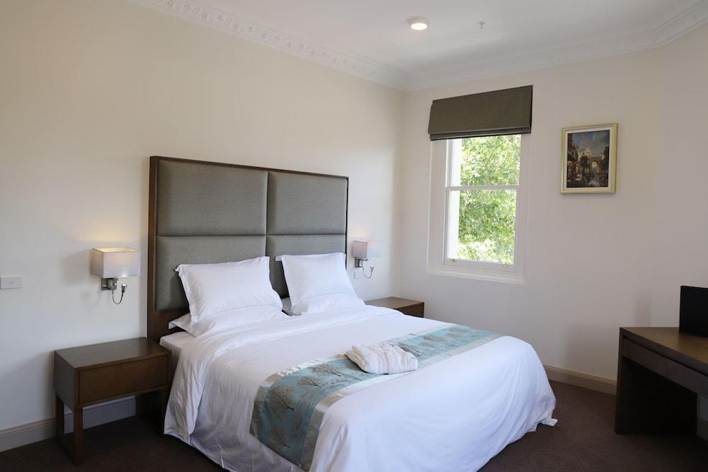 Hotel Clarendon 4*