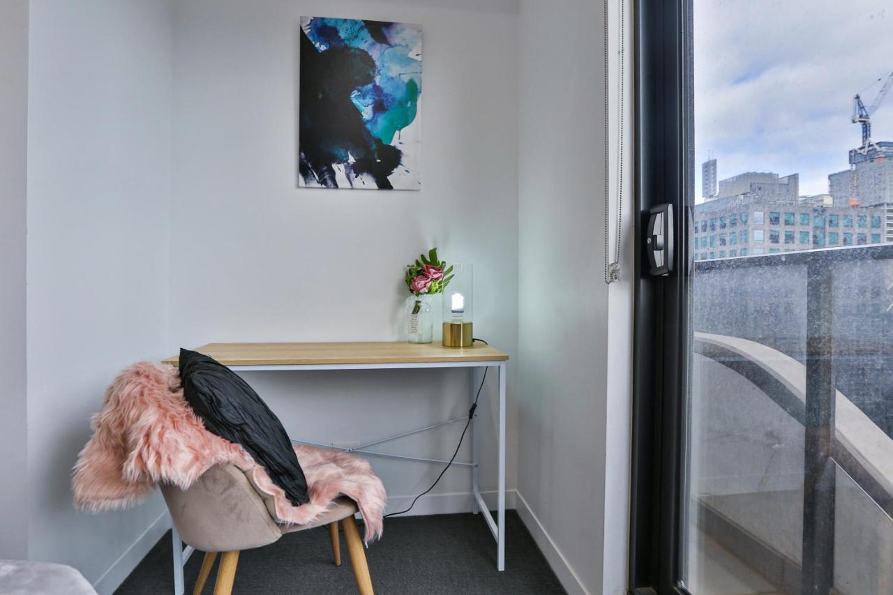 My80 Located In The Inner Of Cbd Apartment *