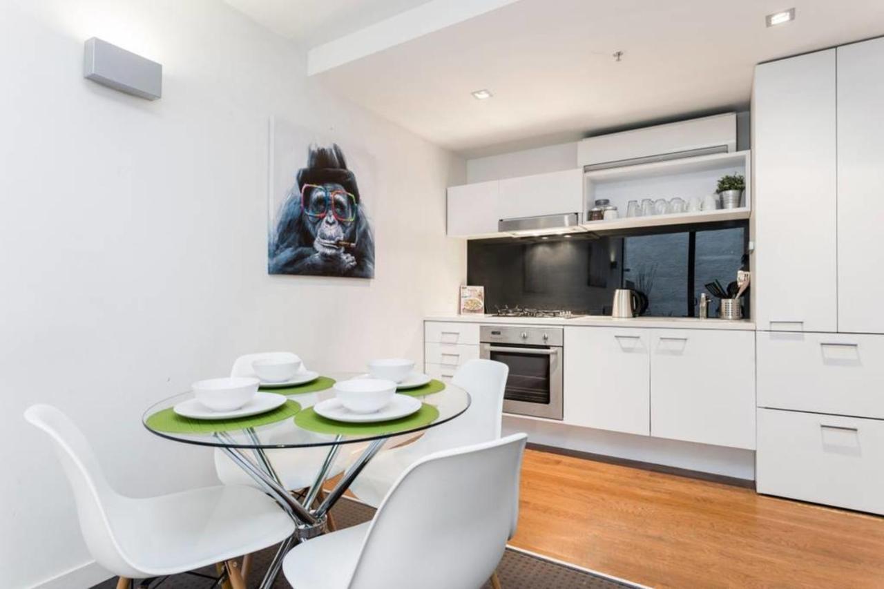 Complete Host Aqualuna Melbourne