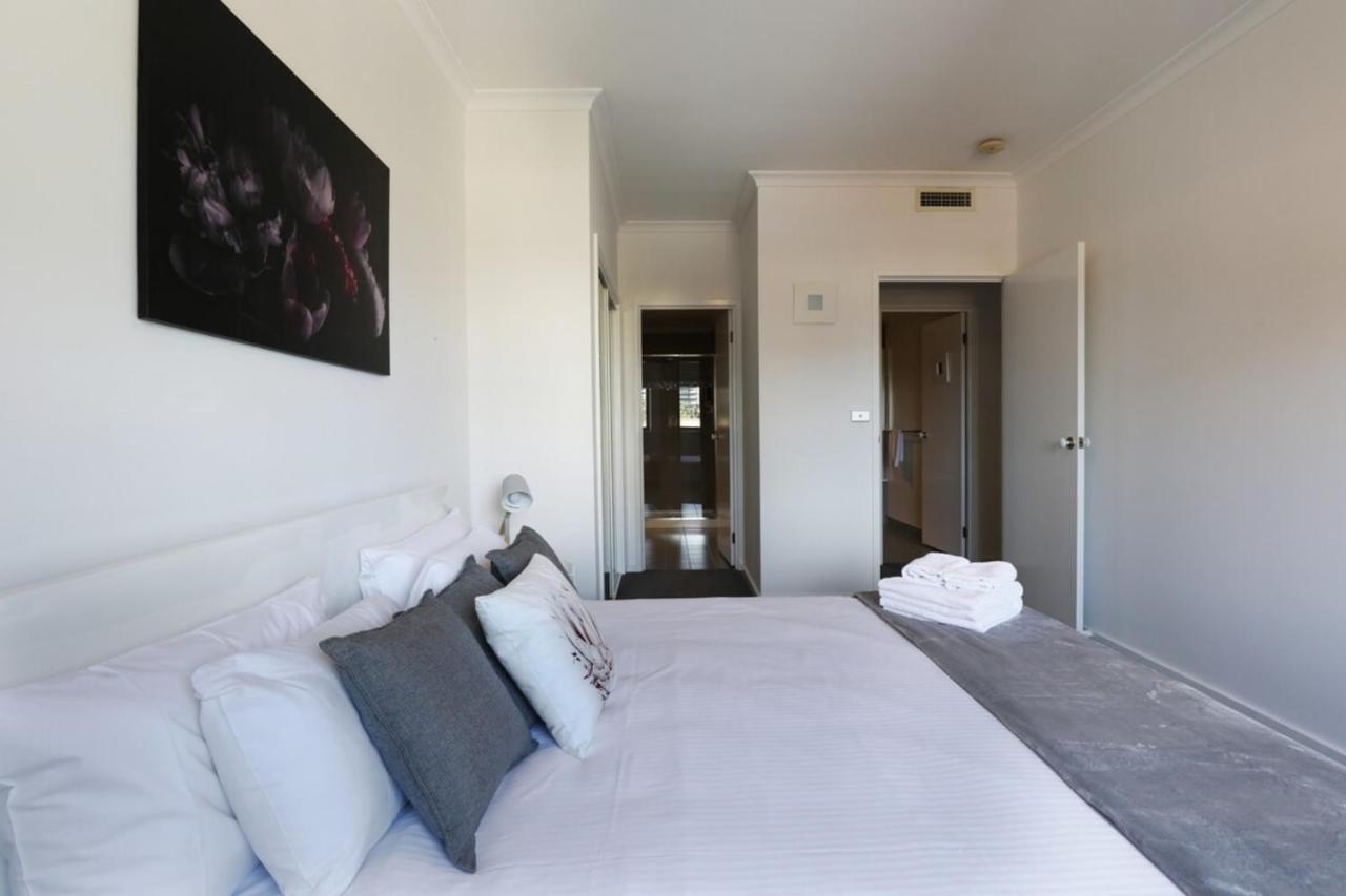 Extra Large 2 Bedroom In Melbournes Southbank *