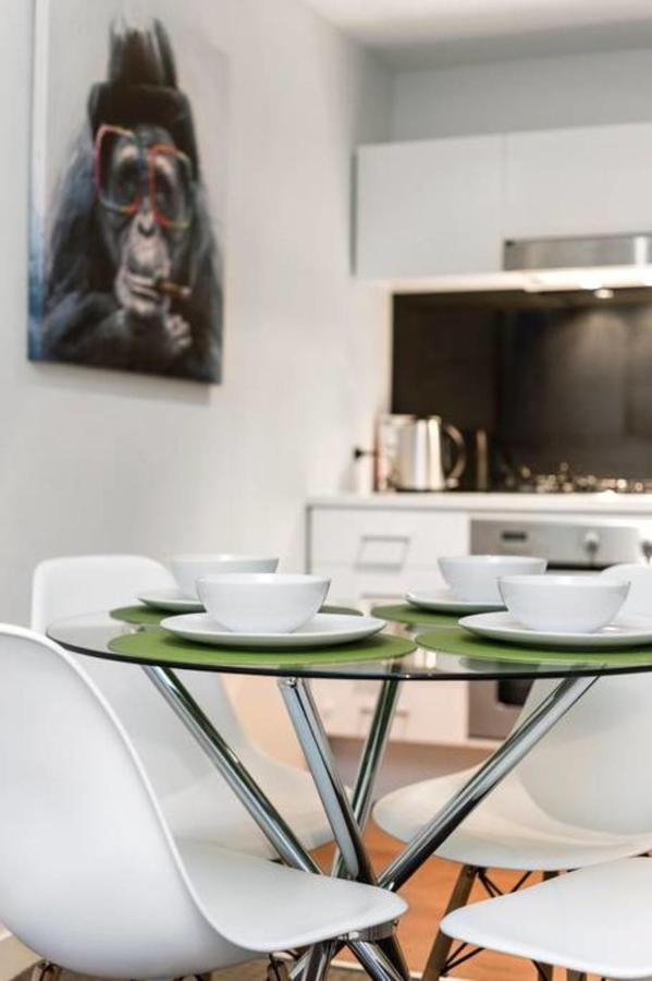 Complete Host Aqualuna Apartment Melbourne