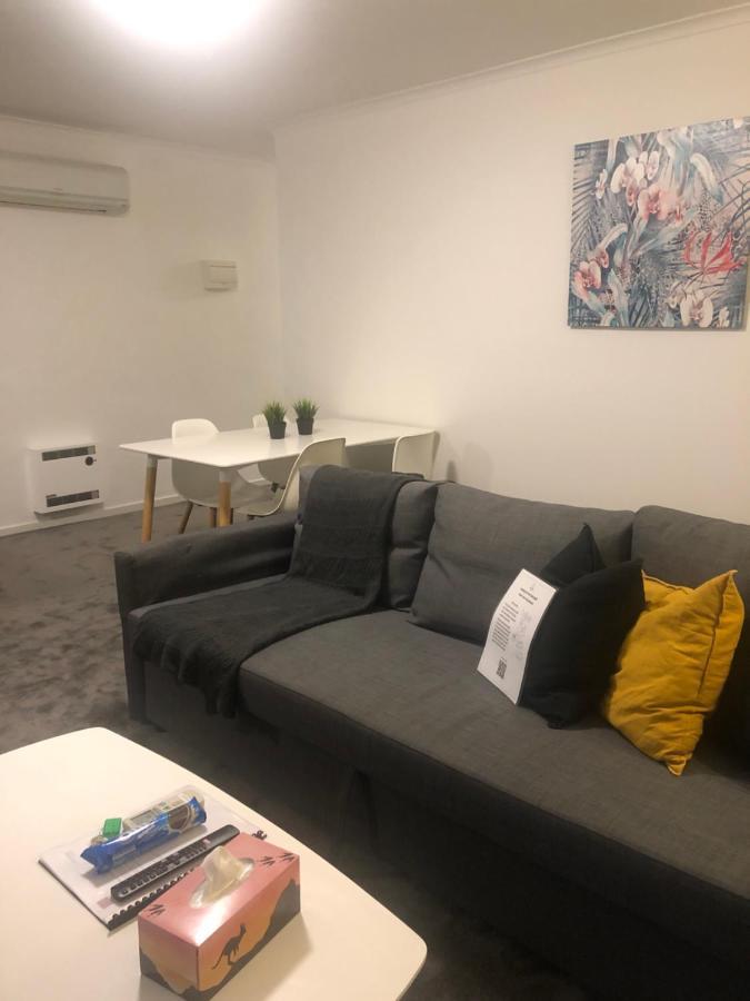 Near Chadstone By Readyset Holiday home *