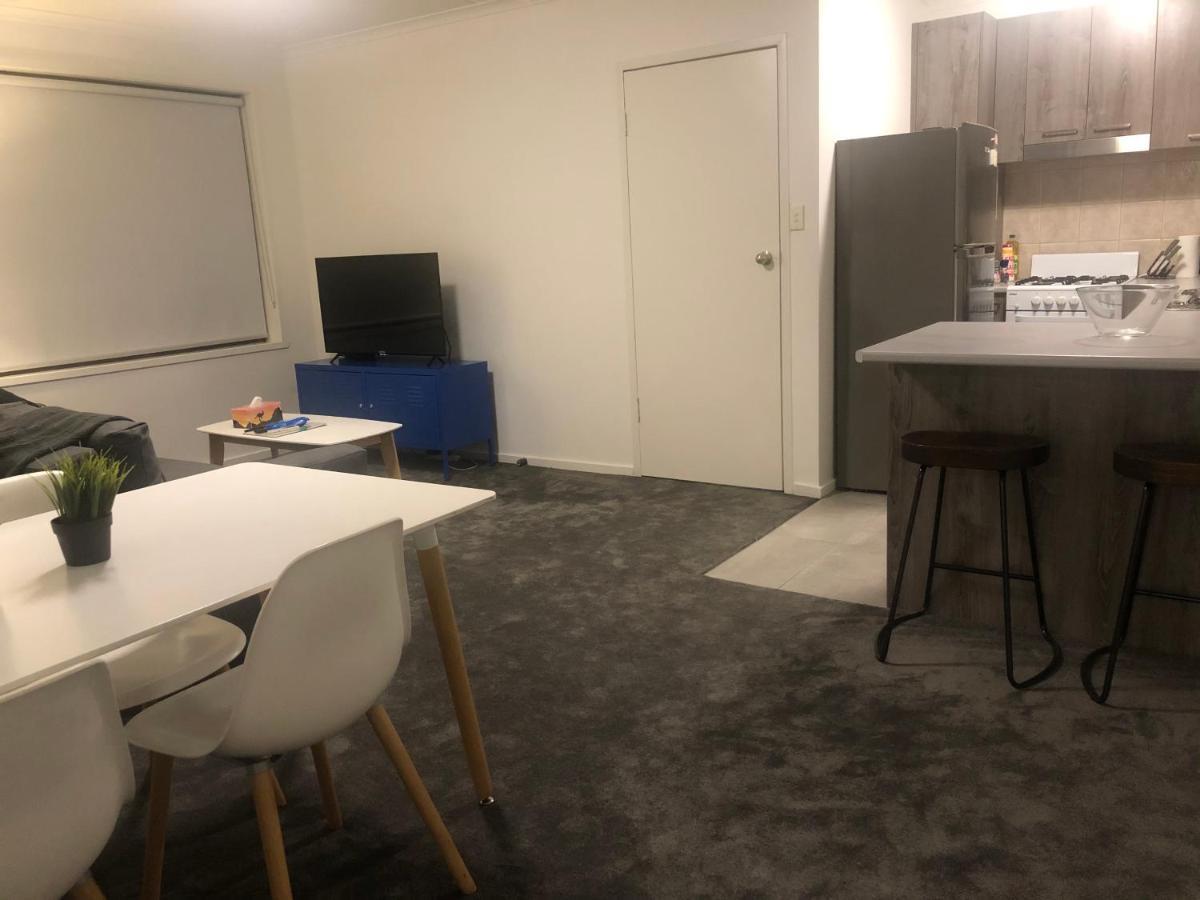 Holiday home Near Chadstone By Readyset