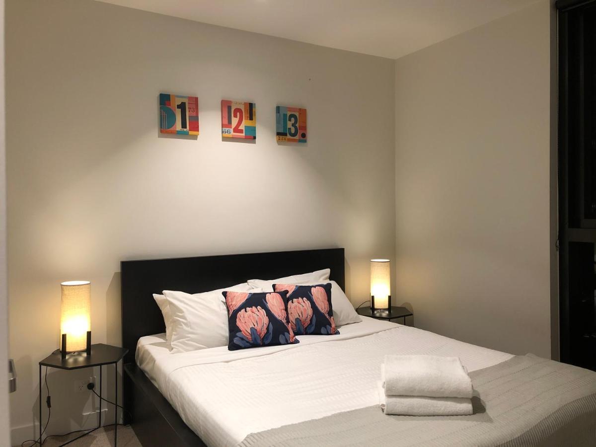 Apartment Eq Tower Modern Cbd Melbourne