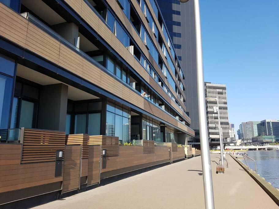 Docklands Riverside Views Apartment Melbourne