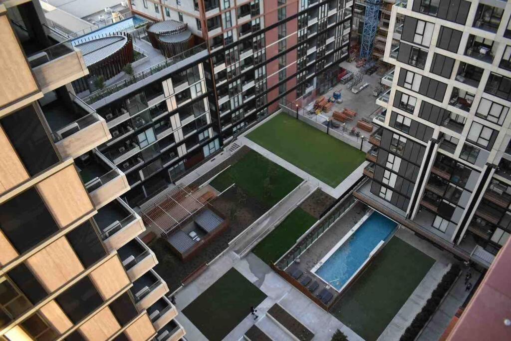 Style Living In The Heart Of Moonee Ponds Apartment *