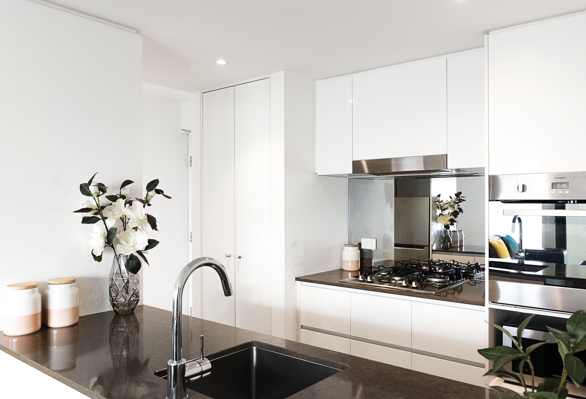 Rnr Serviced North Aparthotel Melbourne