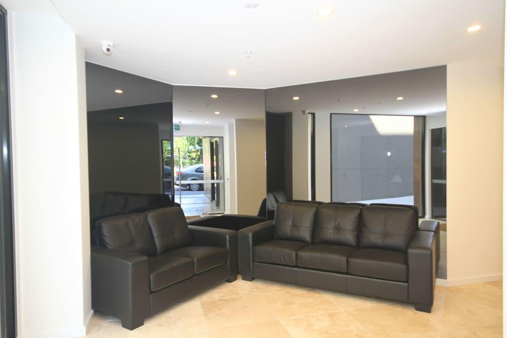 Rnr Serviced North 4* Melbourne