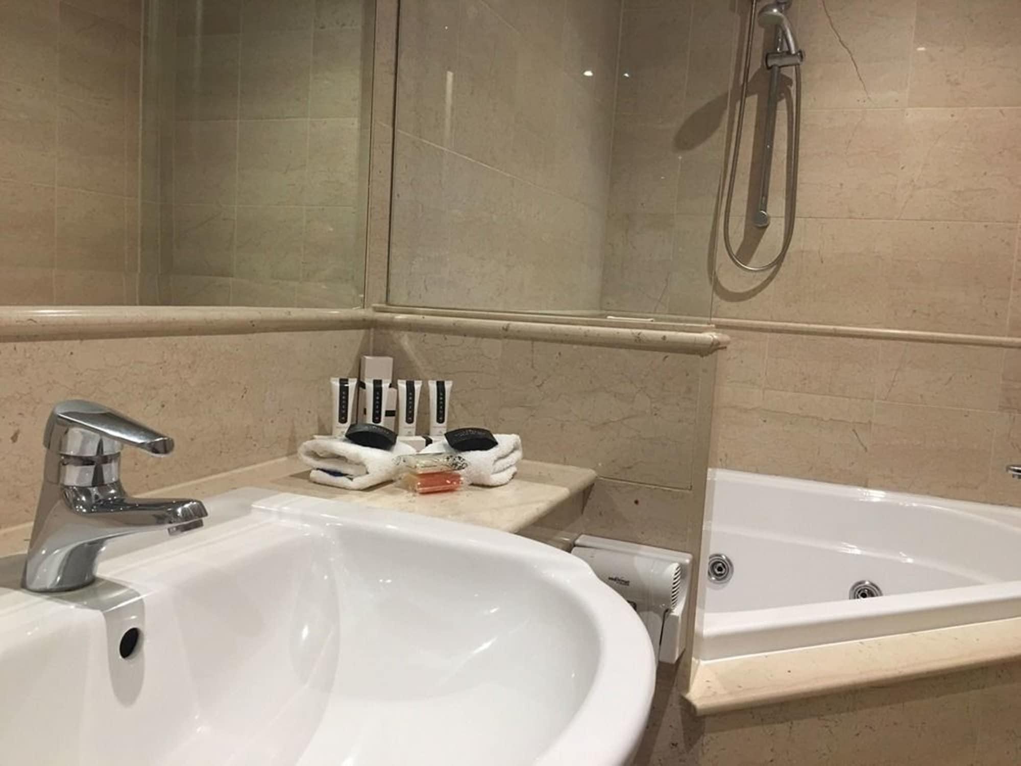 Hotel Kimberley Gardens Hotel, Serviced And Serviced Melbourne