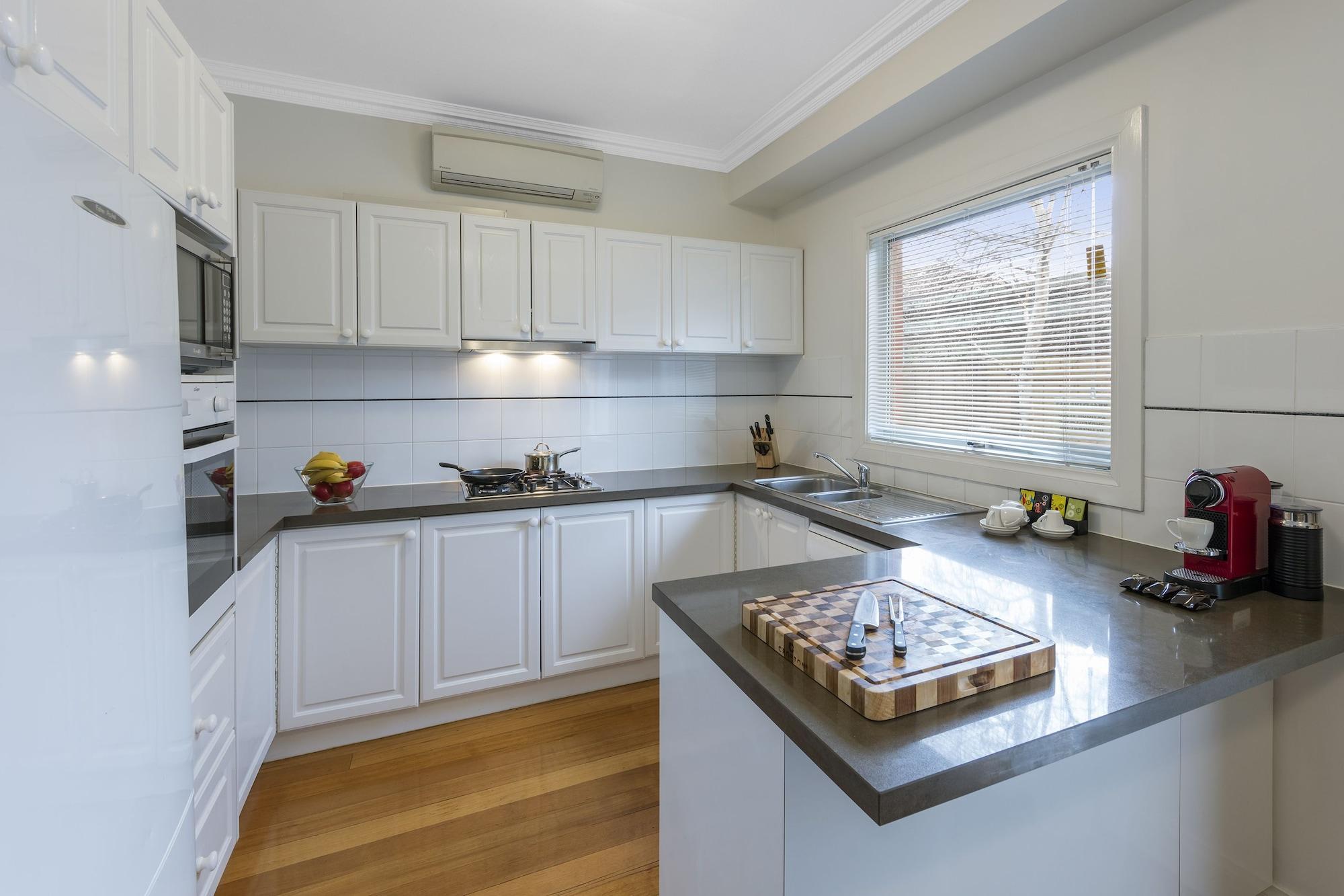Kimberley Gardens Hotel, Serviced And Serviced Hotel Melbourne