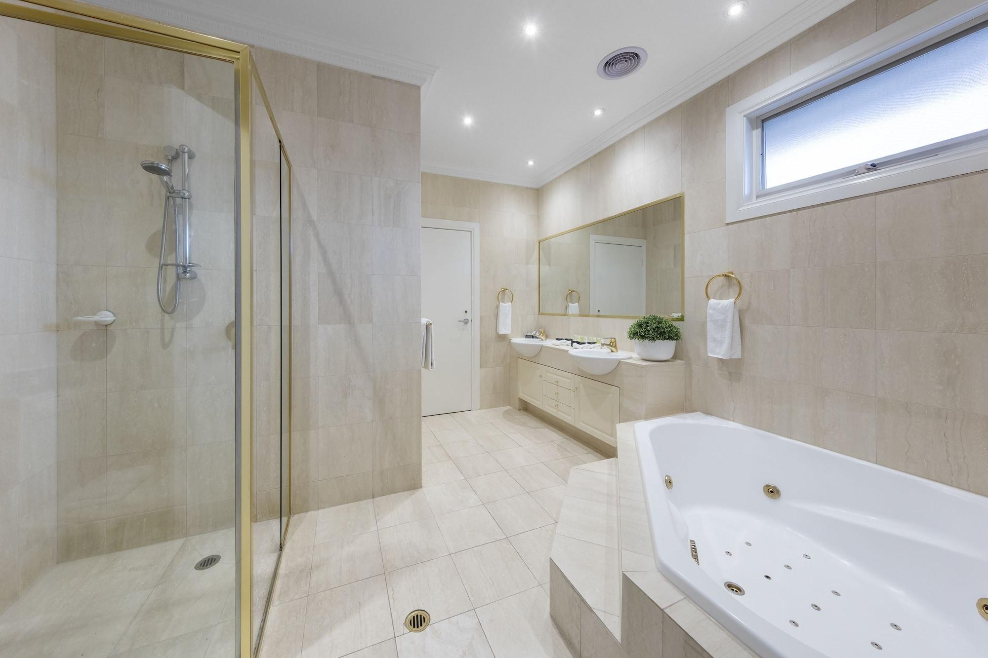 Hotel Kimberley Gardens Hotel, Serviced And Serviced Melbourne