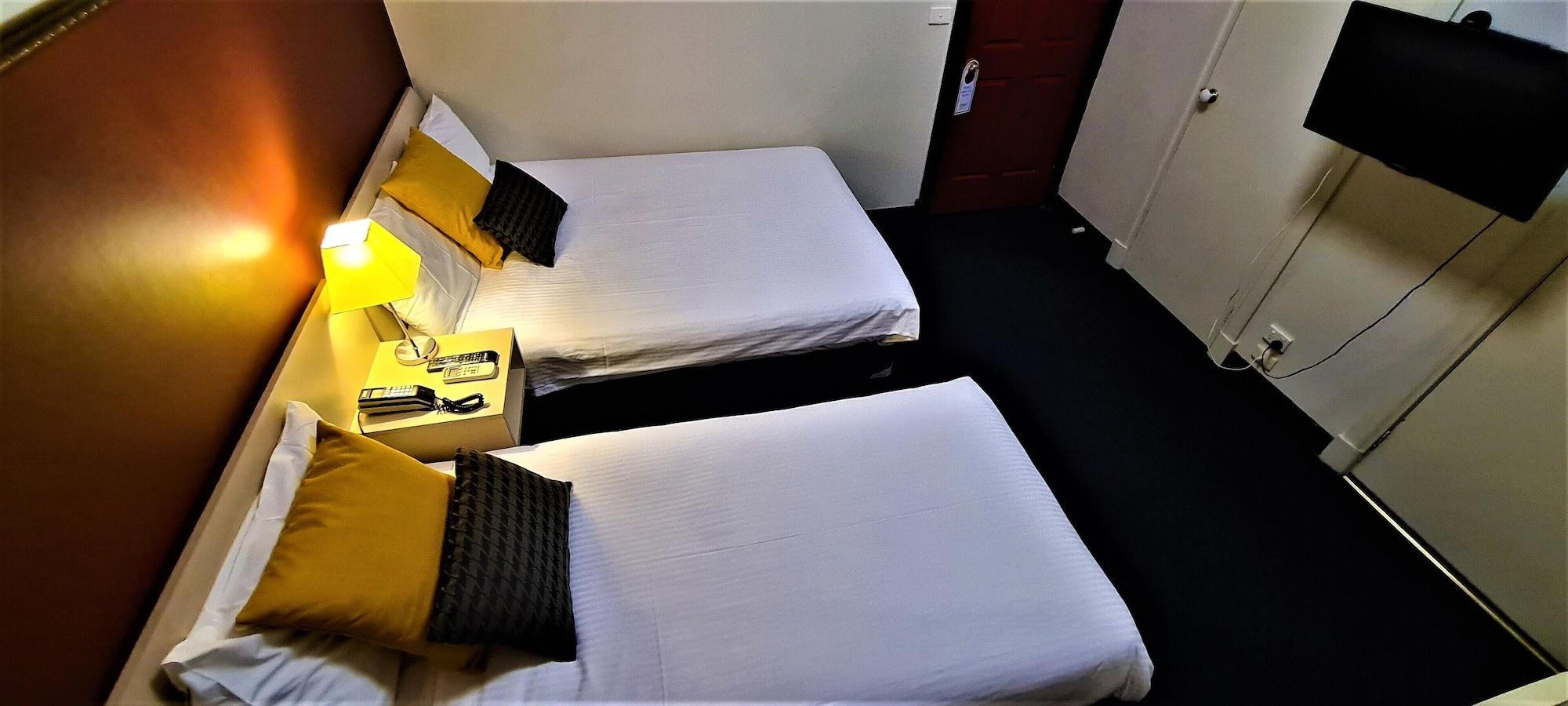 Brunswick Tower 3*