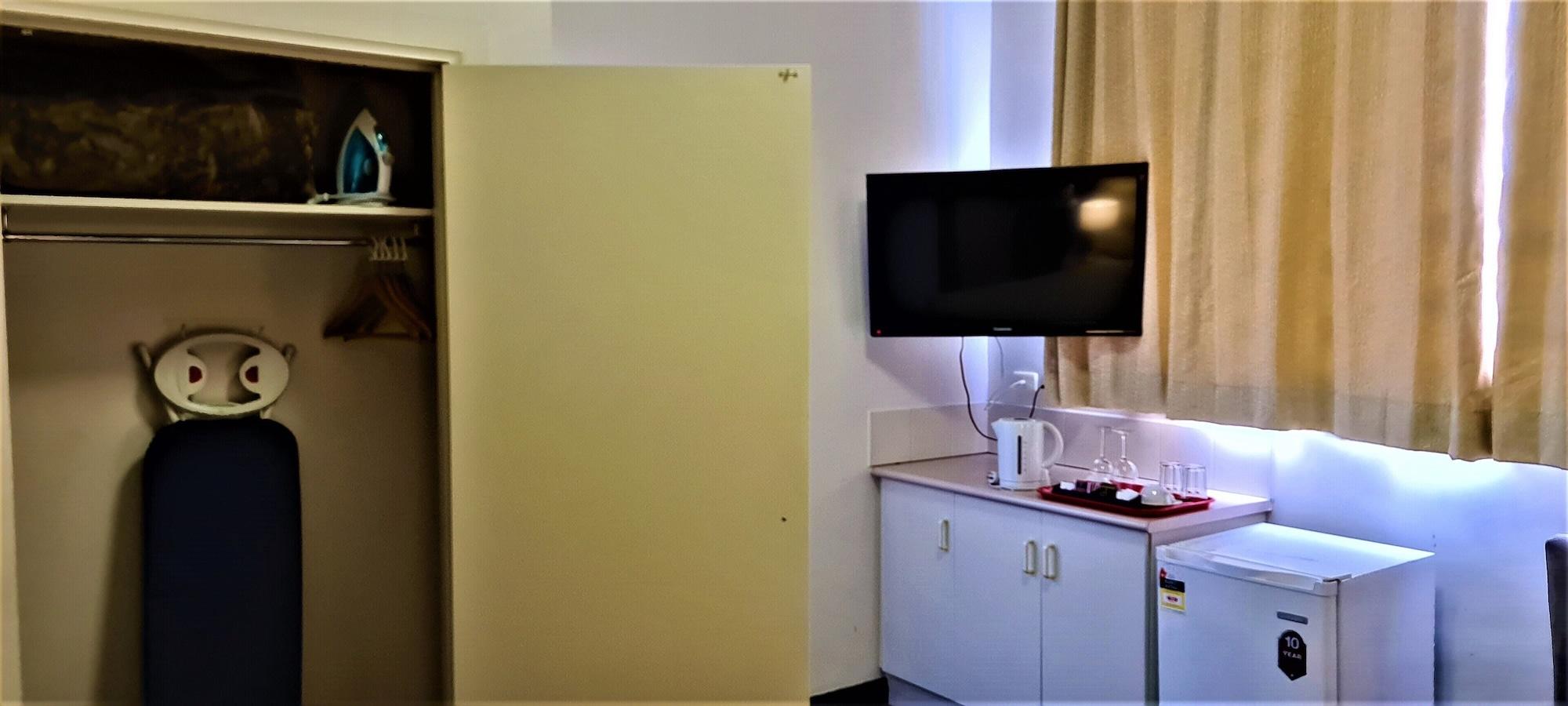 Brunswick Tower 3*