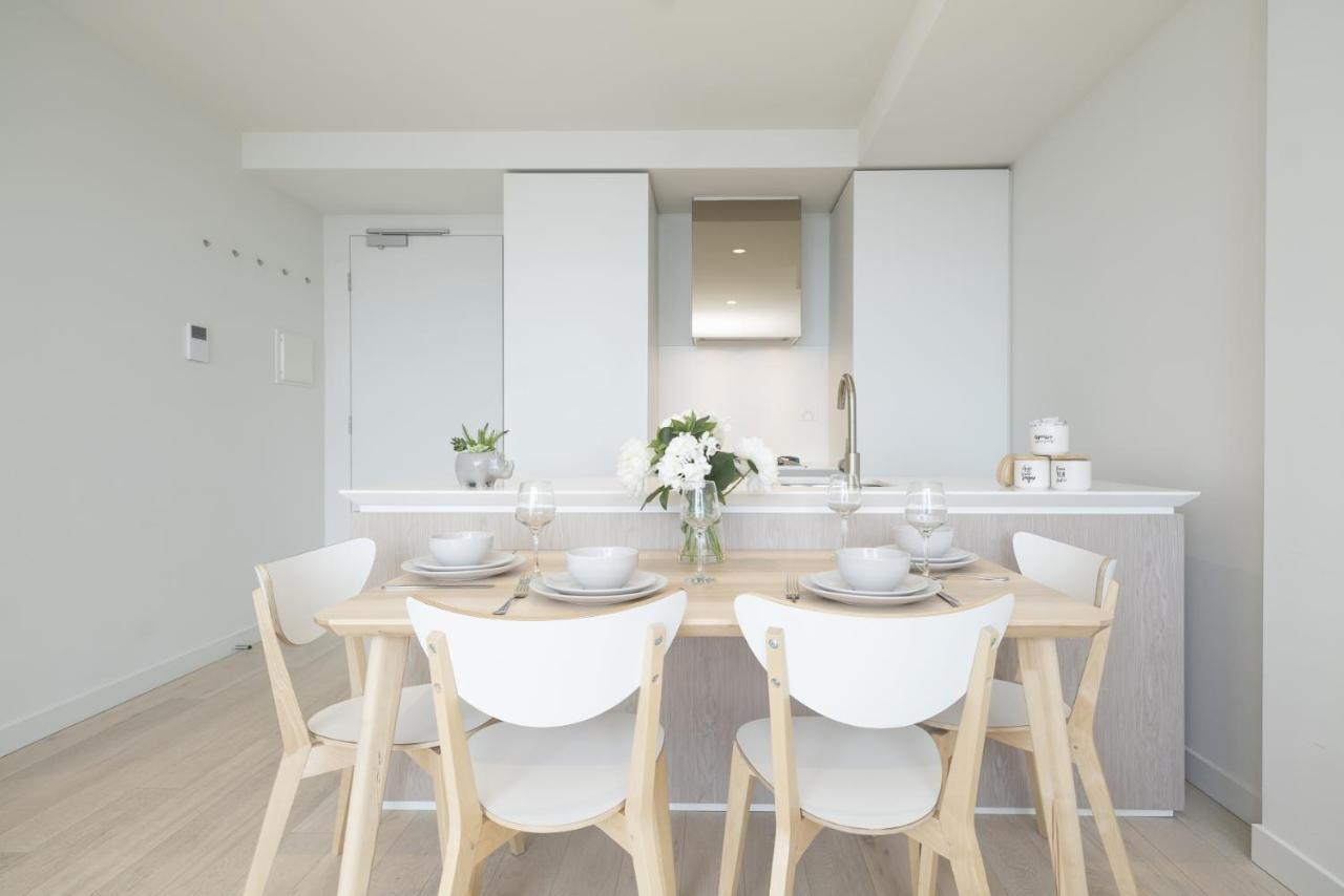 Apartment Eq Tower Modern Cbd Melbourne