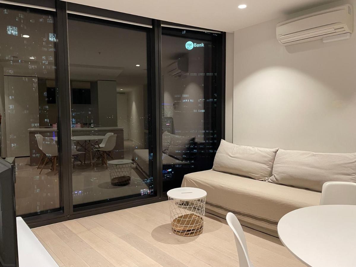 Eq Tower Modern Cbd Apartment