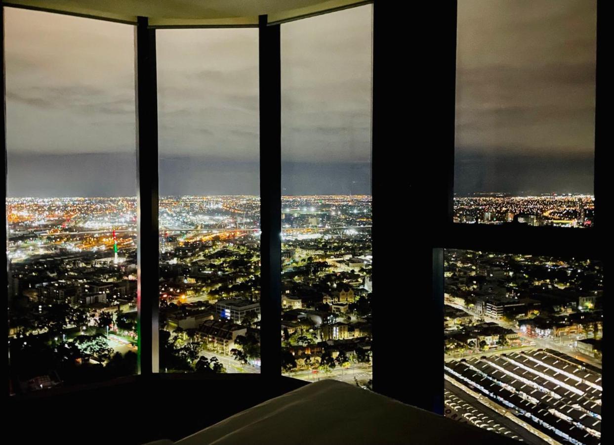 Eq Tower Modern Cbd Apartment