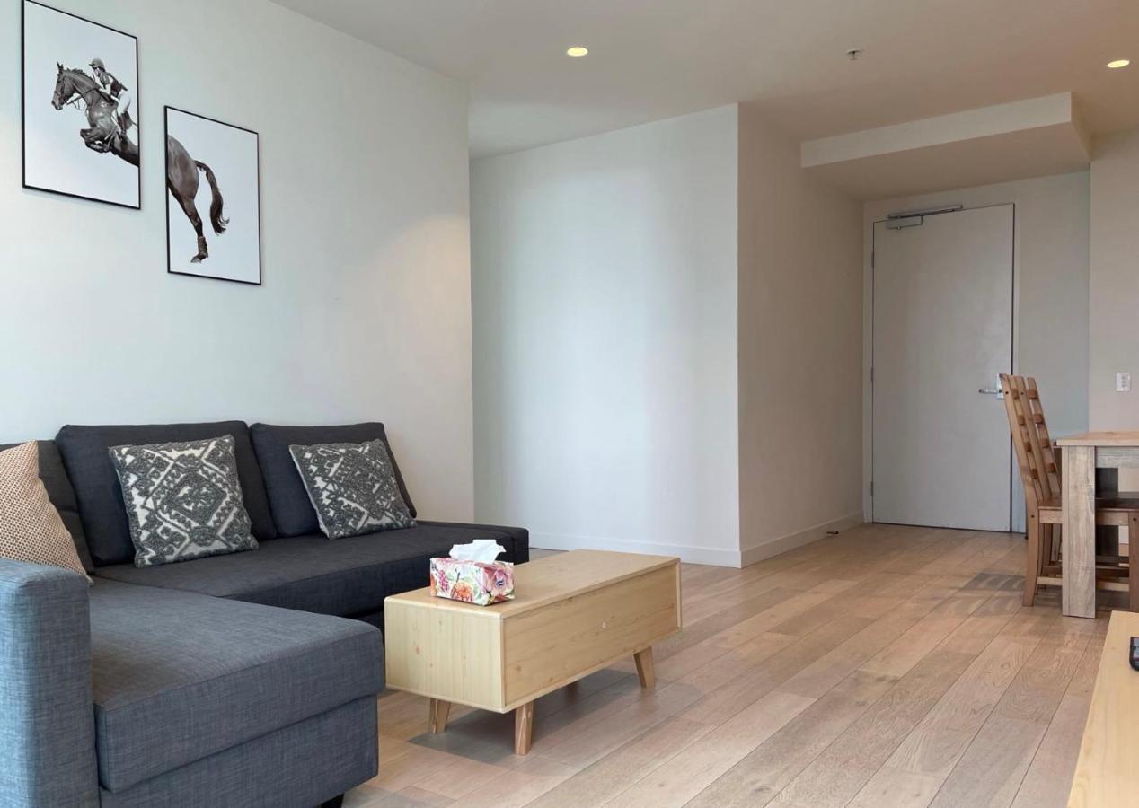 Eq Tower Modern Cbd Apartment Melbourne