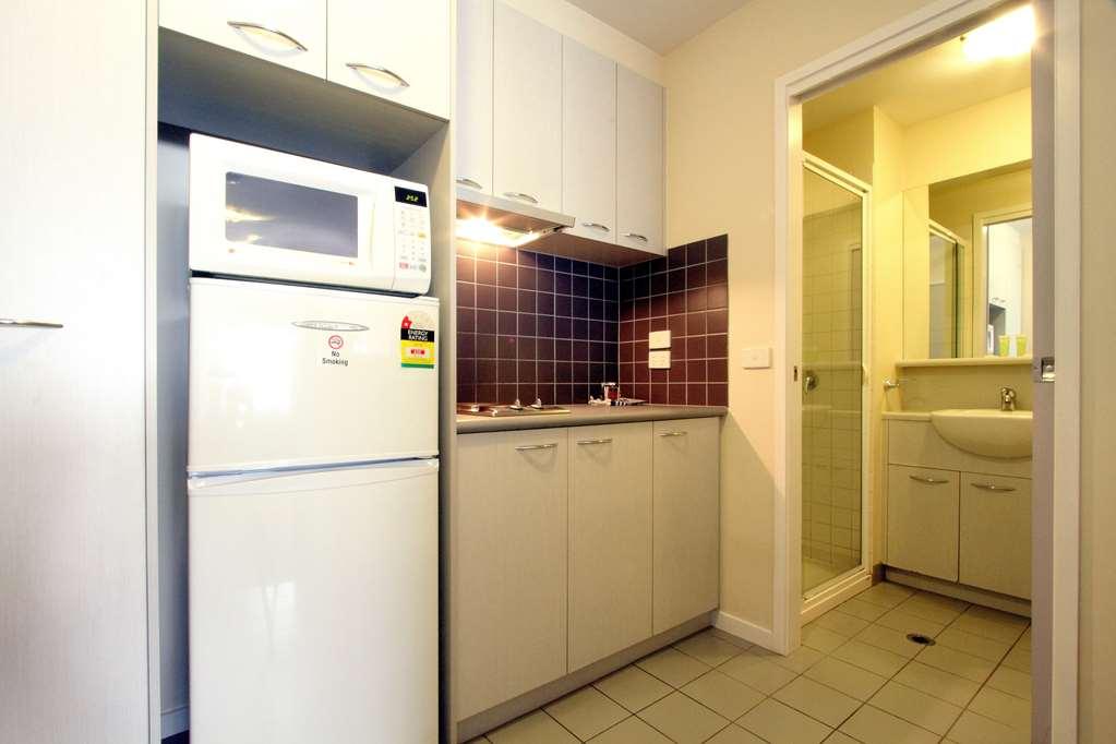 Arrow On Swanston Aparthotel 3*