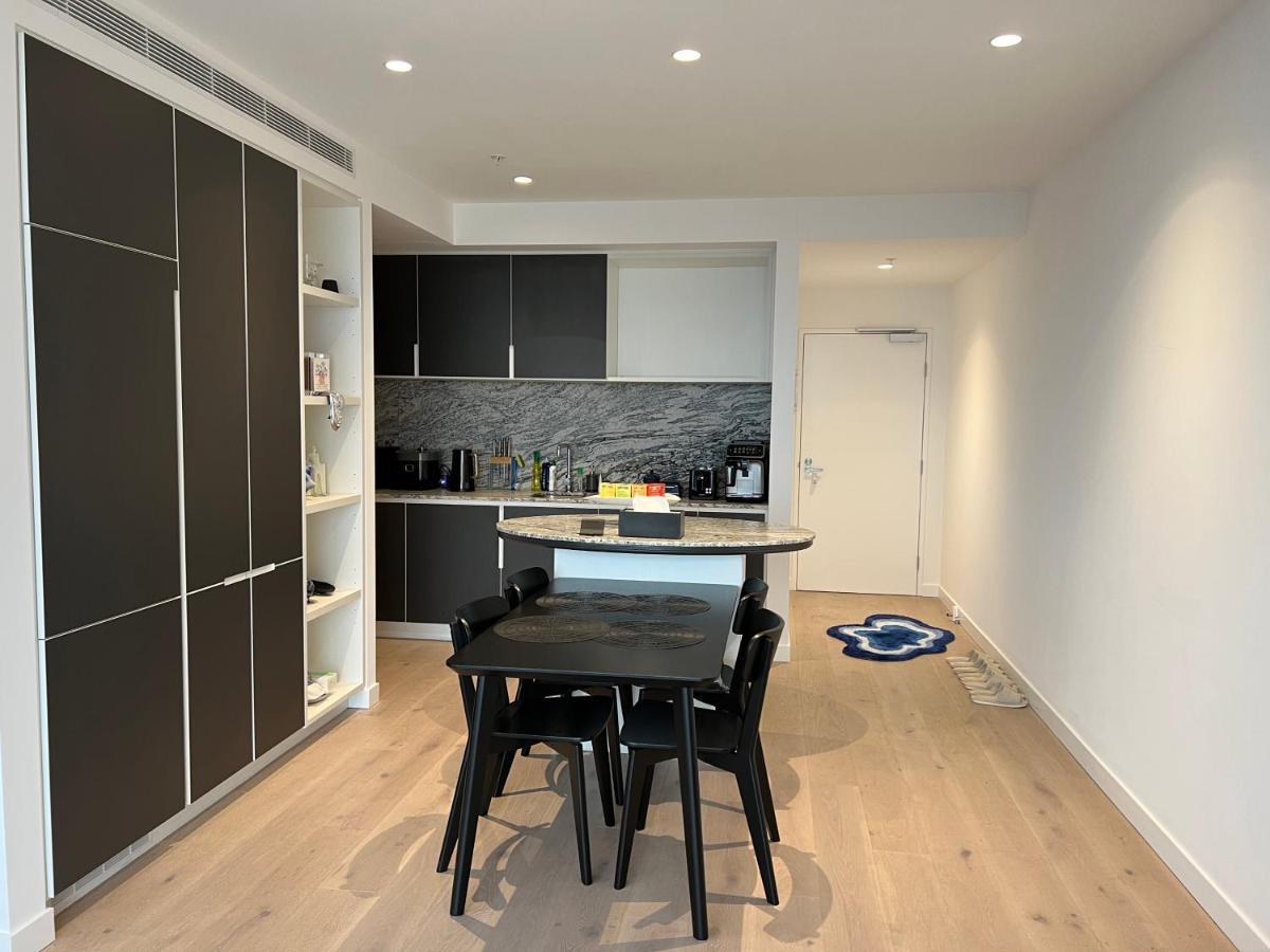 Wsp Luxury 2b2b In Cbd With Free Parking Apartment Melbourne