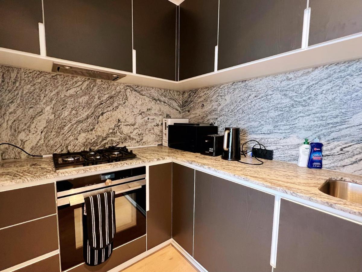Apartment Wsp Luxury 2b2b In Cbd With Free Parking