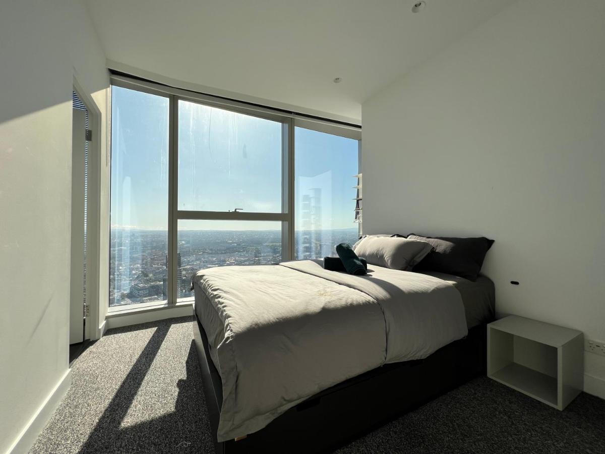 Wsp Luxury 2b2b In Cbd With Free Parking Apartment