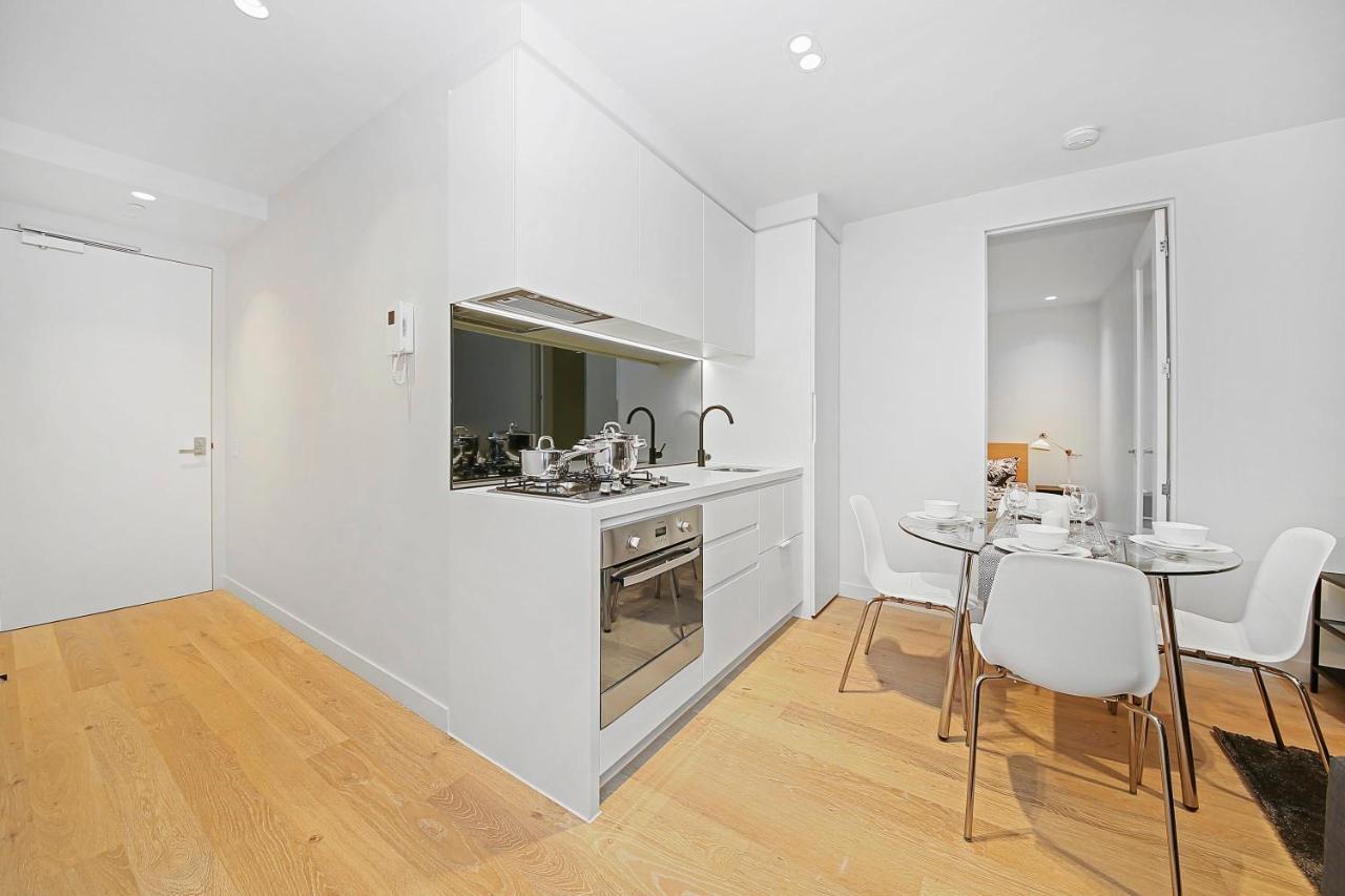 A Stylish & Cozy 2br In Cbd Melbourne