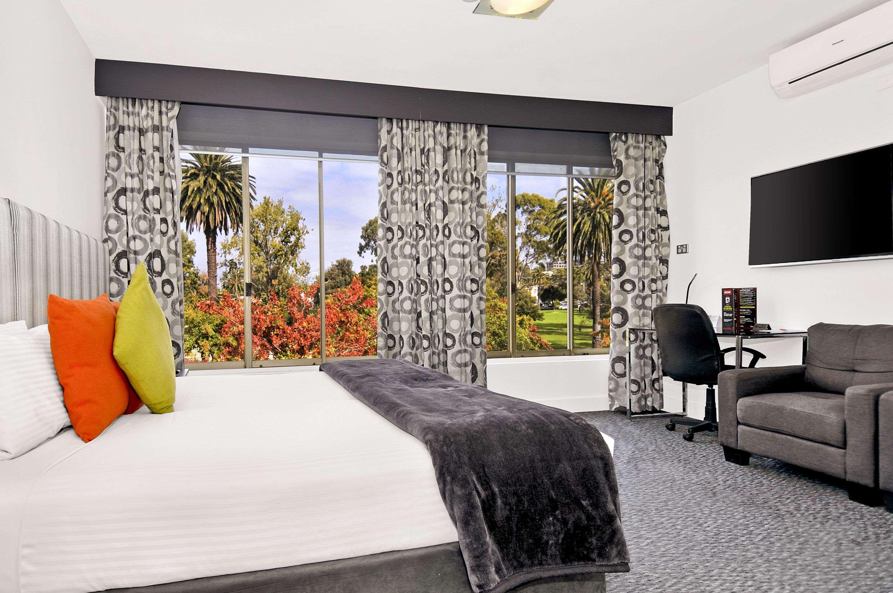 Comfort East Hotel