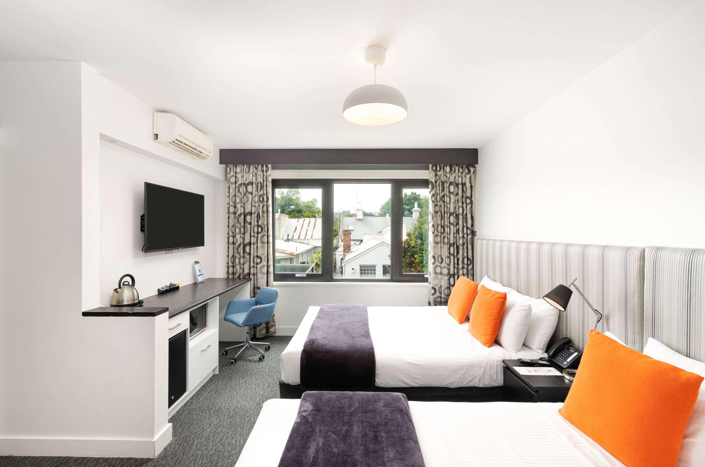 Comfort East Hotel