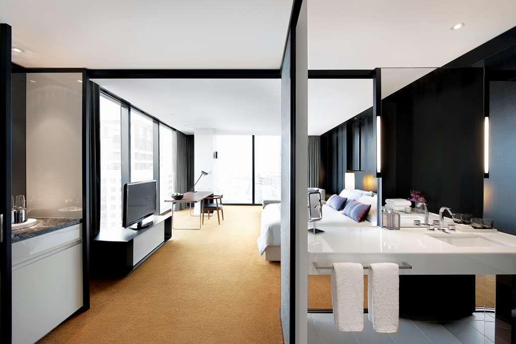 Hotel Crown Metropol 5*