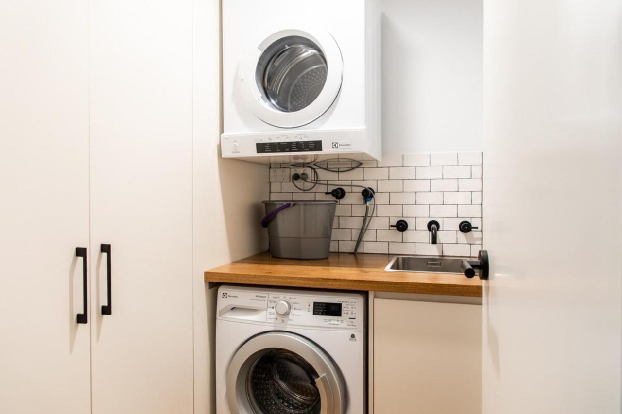Luxury Spacious 2 Bedroom Fitzroy * Melbourne
