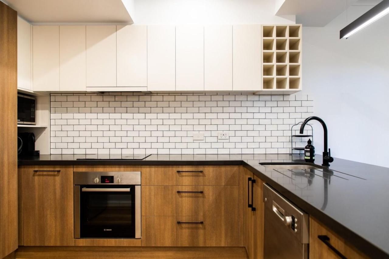 Luxury Spacious 2 Bedroom Fitzroy * Melbourne